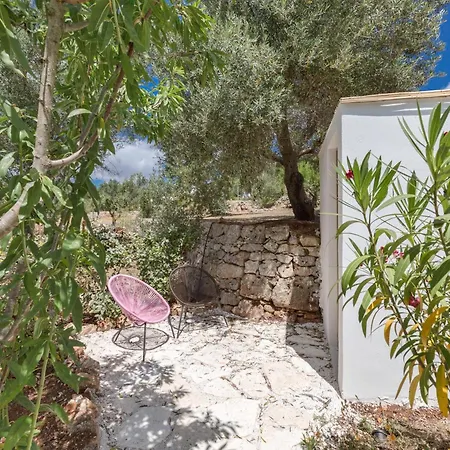 Trullo Lui By Borgo Paoli , Authentic Retreat With Exlusive Pool & Olive Grove In 오스투니